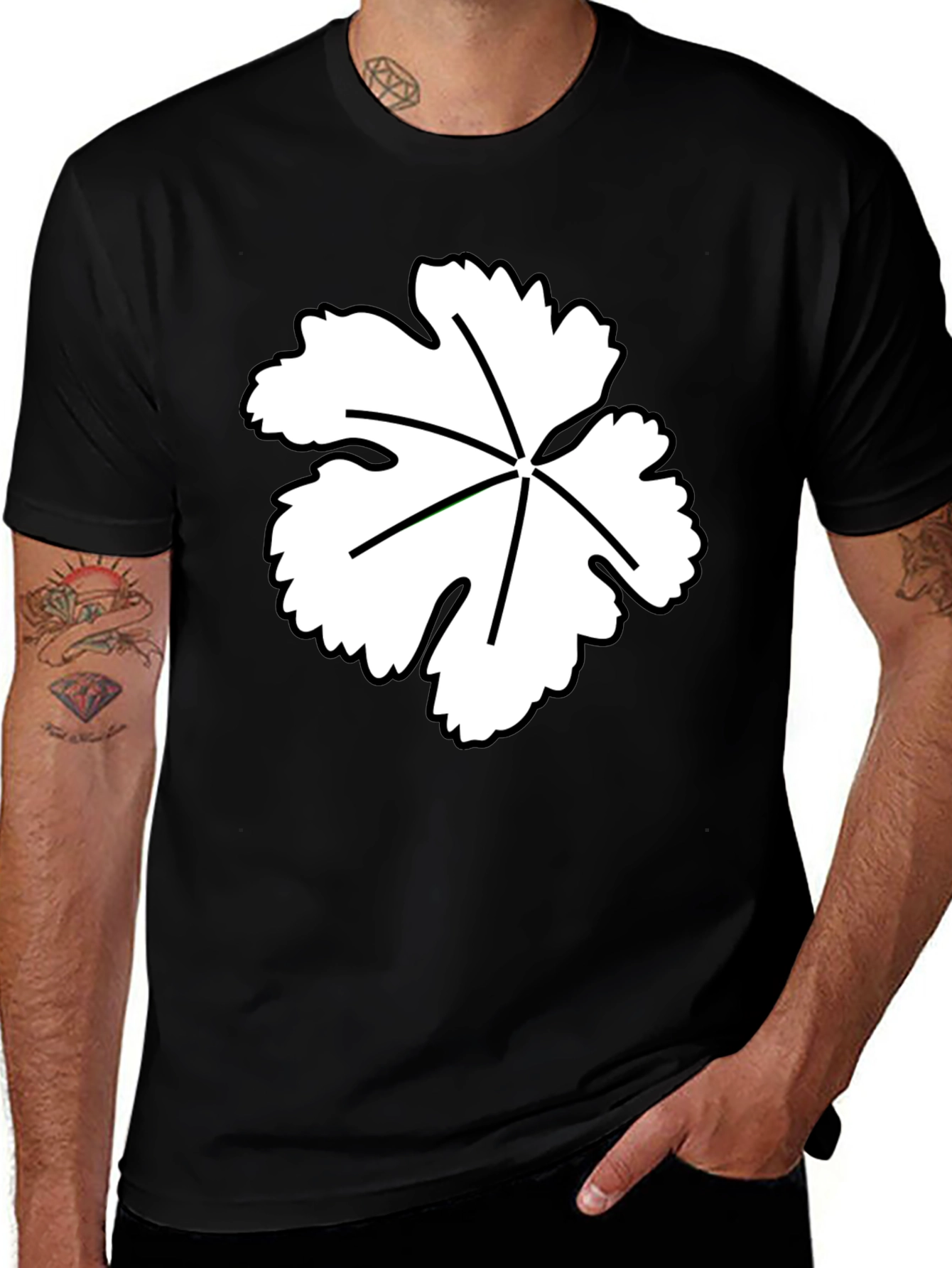 Leaf Design Black T-Shirt - Modern Casual Wear