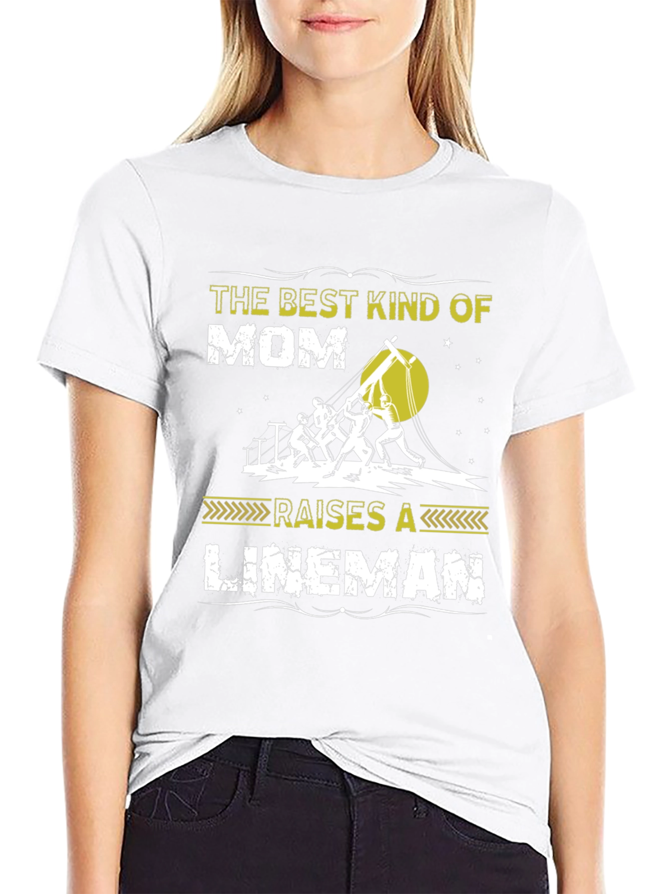 Best Kind of Mom Raises a Lineman T-Shirt