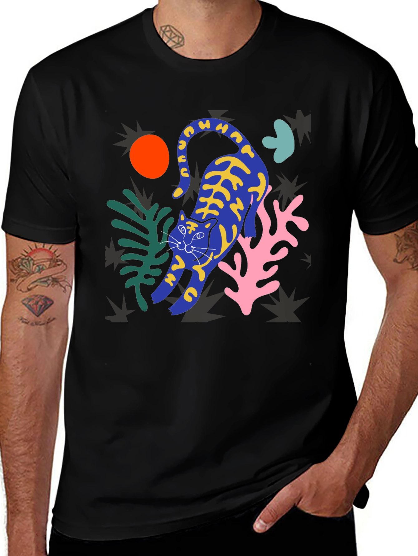 Abstract Cat Graphic T-Shirt - Trendy Art Tee