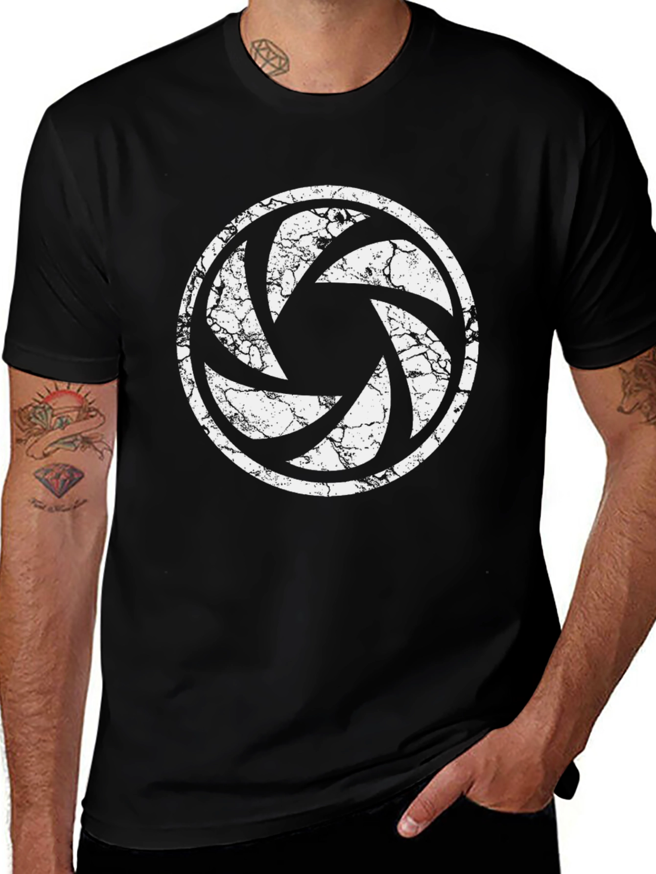 Photographer Aperture Distressed Black T-Shirt