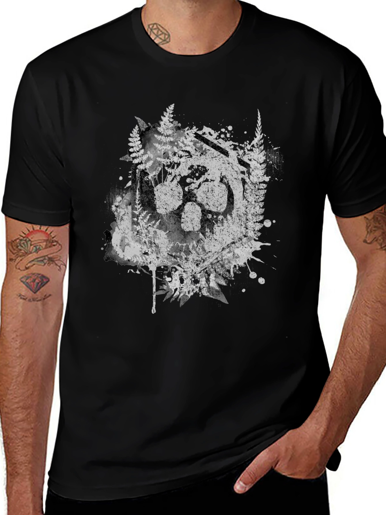 Nature Wolf Paw Print Graphic T-Shirt