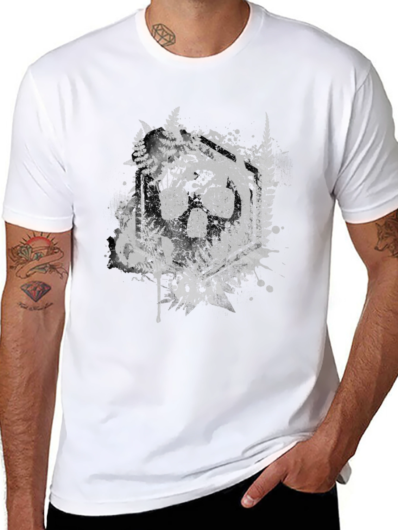 Nature Wolf Paw Print Graphic T-Shirt