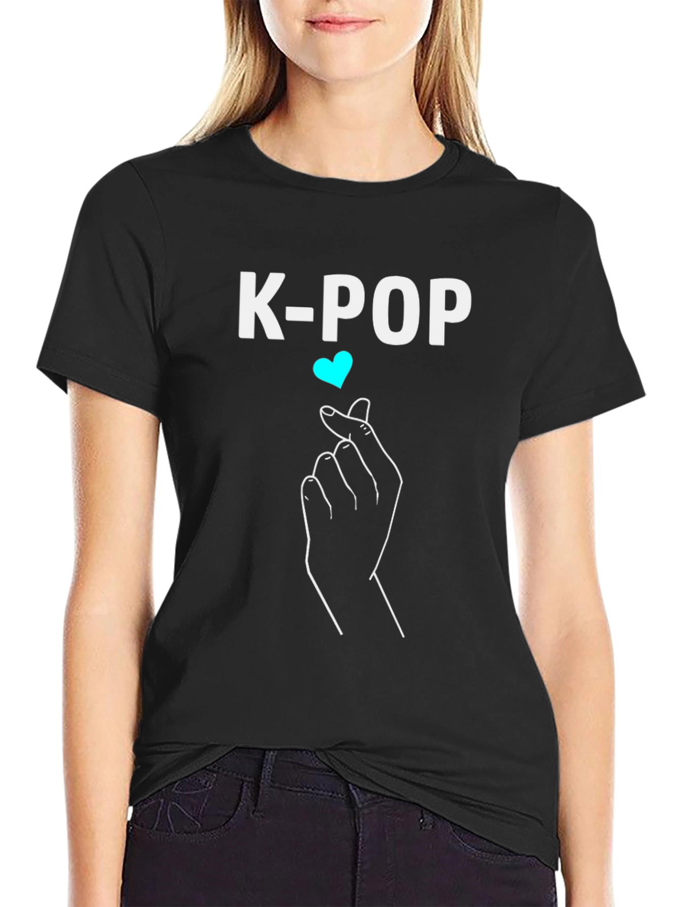 K-Pop Heart Gesture Graphic Tee - Trendy Black T-Shirt