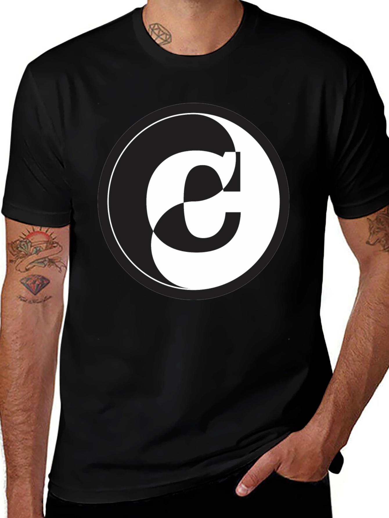 Yin Yang C Letter Graphic Black T-Shirt