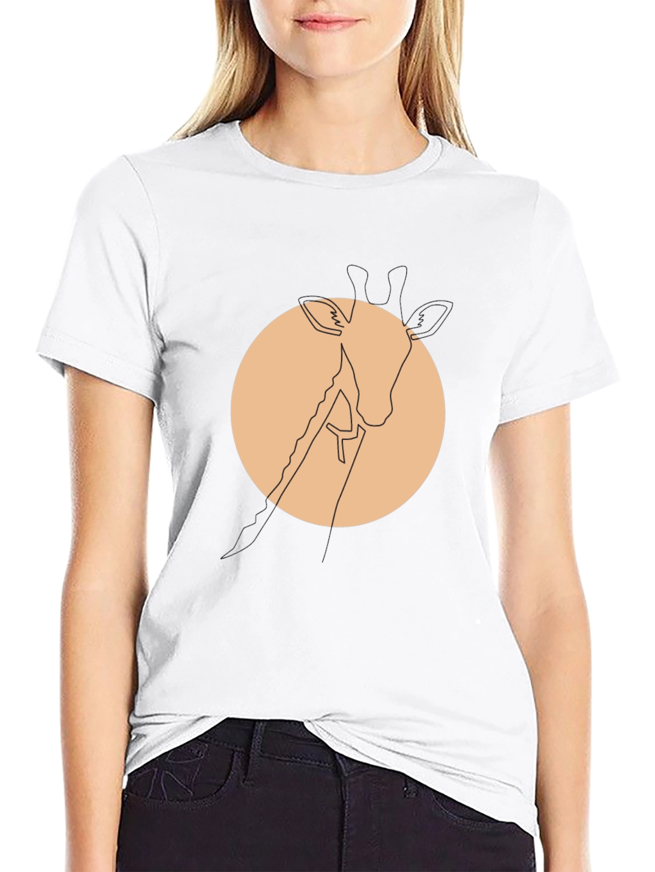 Minimalist Giraffe Tee - Modern Graphic T-Shirt