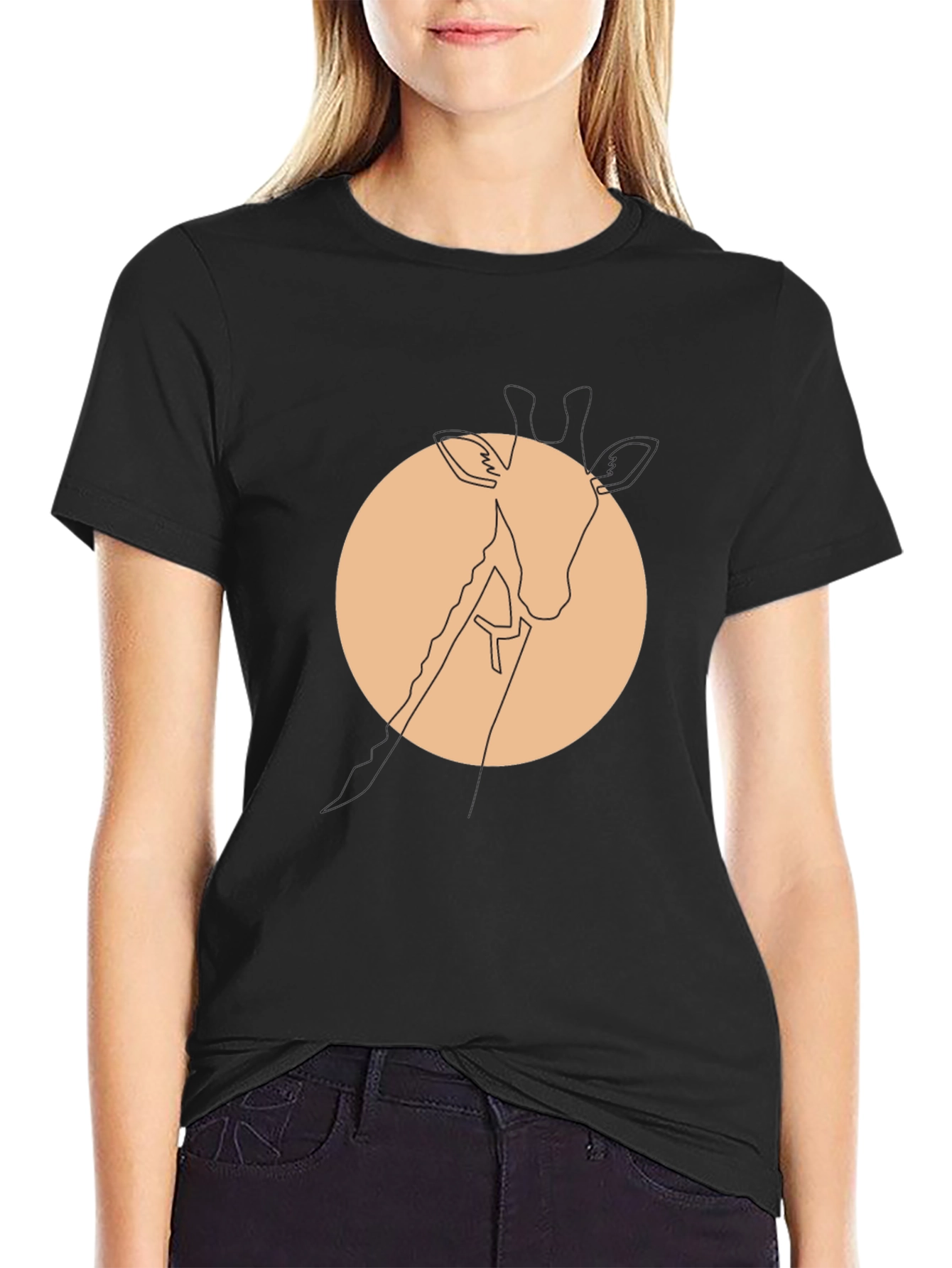 Minimalist Giraffe Tee - Modern Graphic T-Shirt