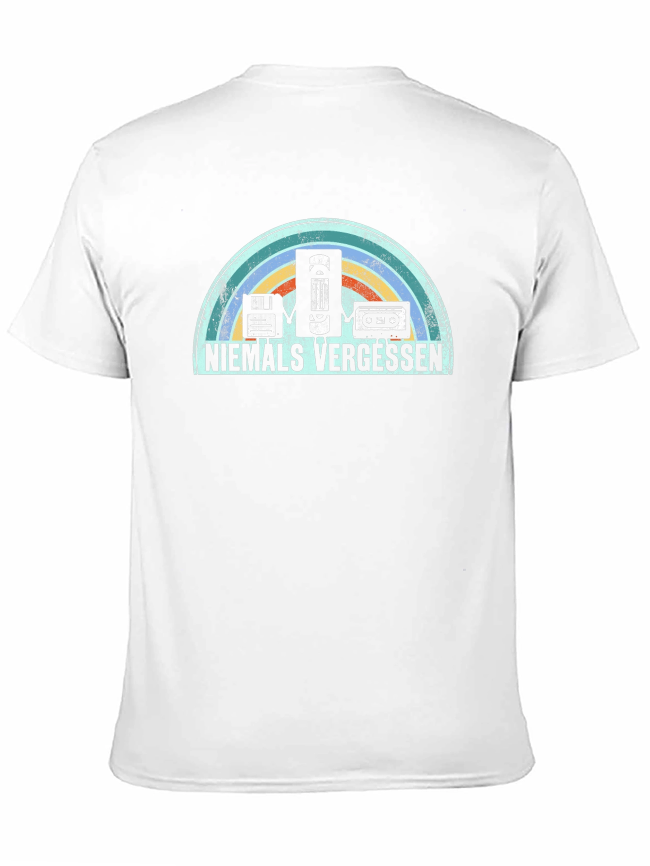 Niemals Vergessen Retro Tech T-Shirt