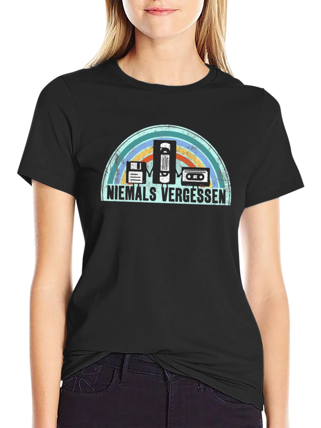 Niemals Vergessen Retro Tech T-Shirt